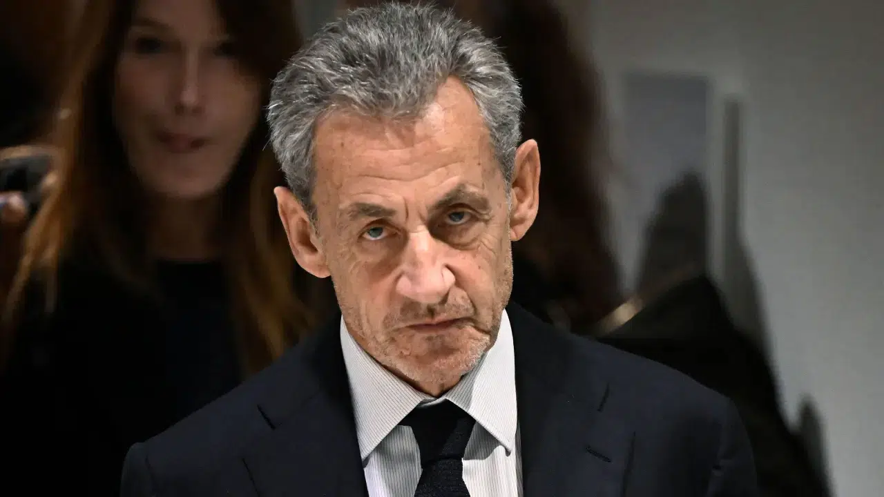 Eski Fransa Cumhurbaşkanı Nicolas Sarkozy suç örgütü kurmaktan hapse girdi