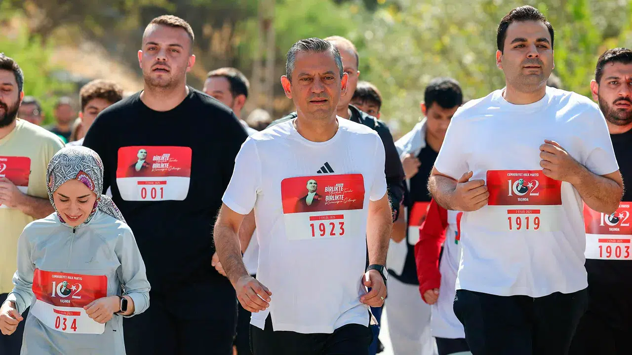 Özgür Özel 47. İstanbul Maratonu'nda ÇYDD için koşacak