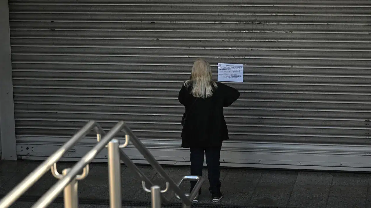 Yunanistan'da genel grev: Ulaşım ve kamu hizmetleri aksadı