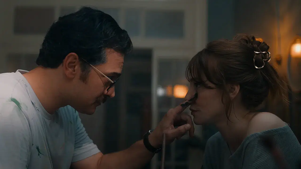 Elçin Sangu ve Çağatay Ulusoy'un başrollerini üstlendiği 'Uykucu' gişede rekor kırdı