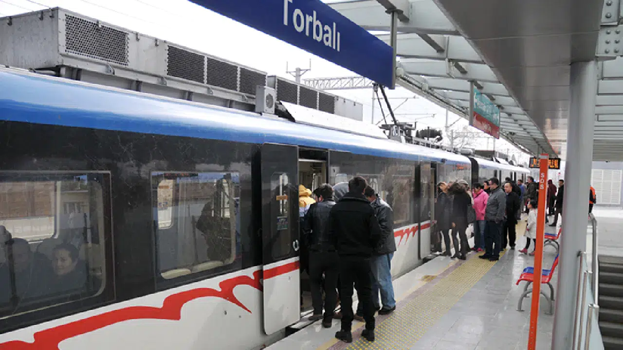 İzmir’de 29 Ekim’de toplu ulaşımda büyük indirim: İZBAN ücretsiz olacak