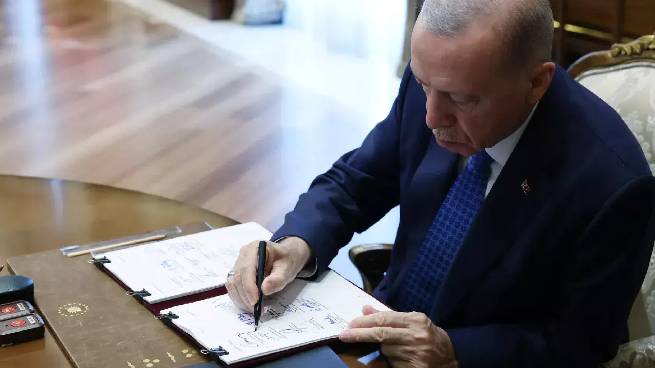 Cumhurbaşkanı Erdoğan’dan yeni atamalar: MSB Bakan Yardımcılığına Salih Ayhan getirildi