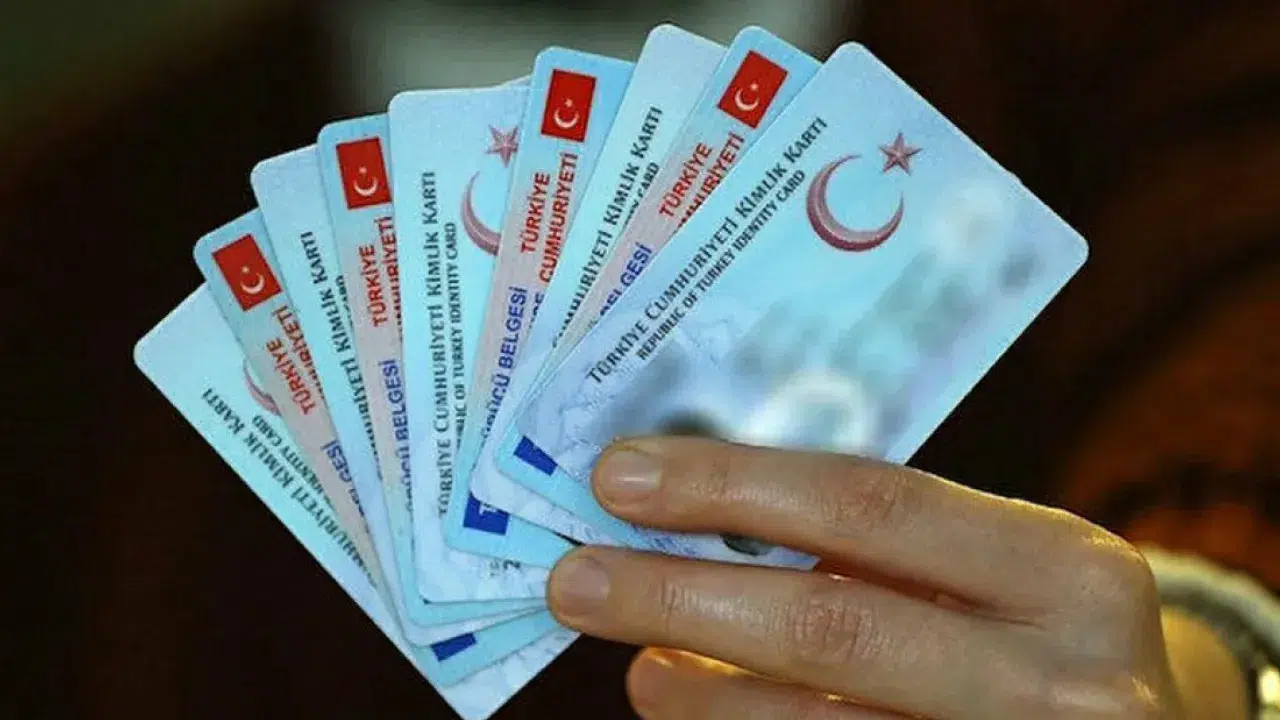 Kimlik ve ehliyet birleştirmeye ilgi arttı: 5 dakikada ücretsiz işlem