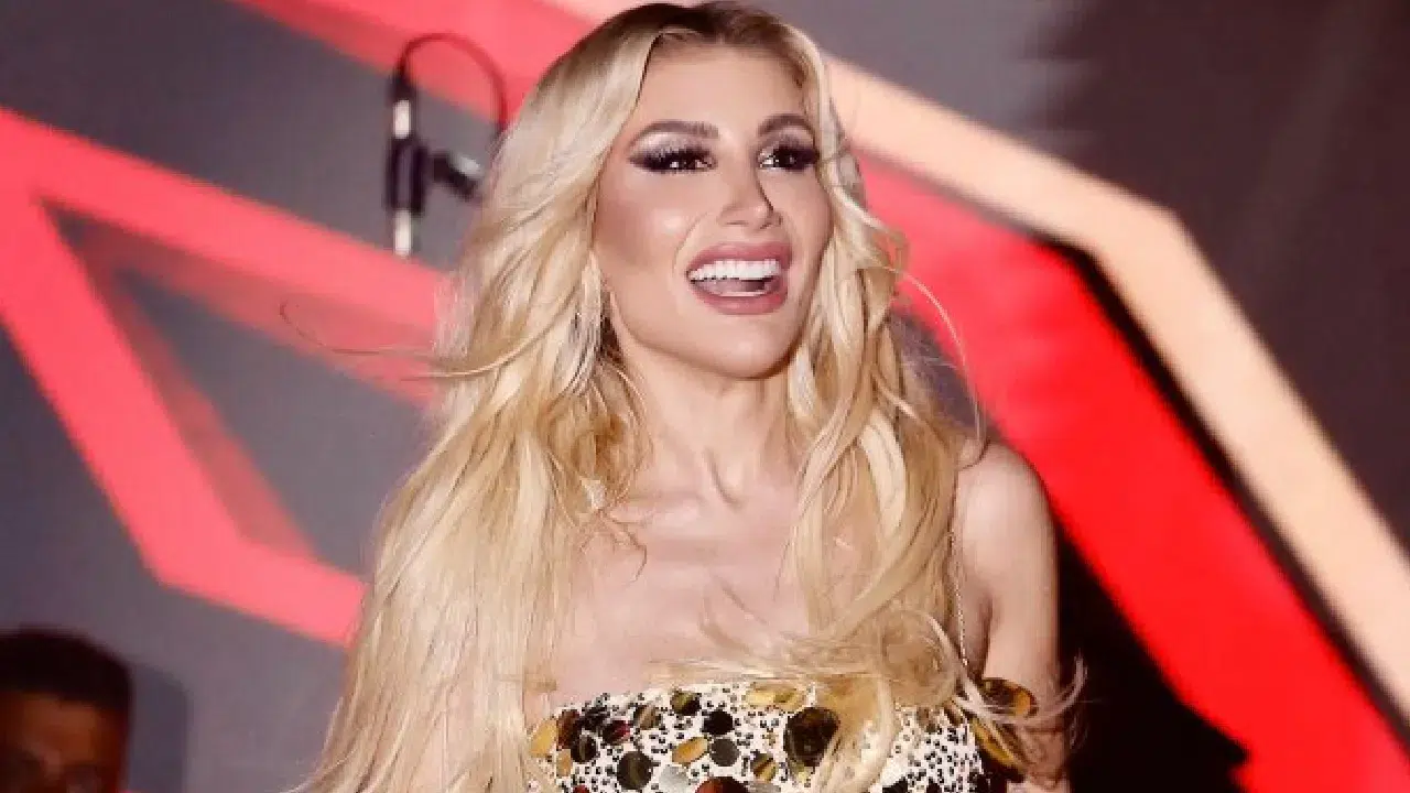 İrem Derici’den takipçisine sert yanıt: Hayatsız, amaçsız, keriz!