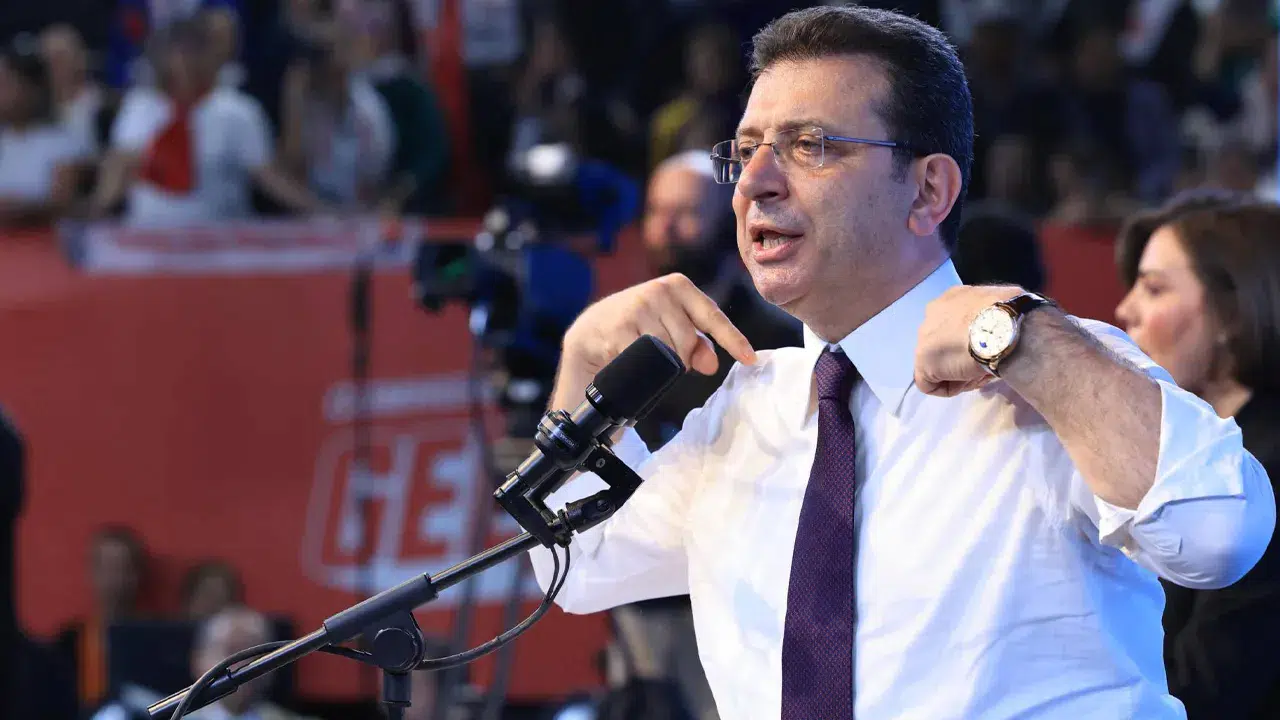 Ekrem İmamoğlu’ndan iddianameye sert tepki: “Duruşmayı canlı yayınlayın, herkes yalanlarınızı, iftiralarınızı görsün!”