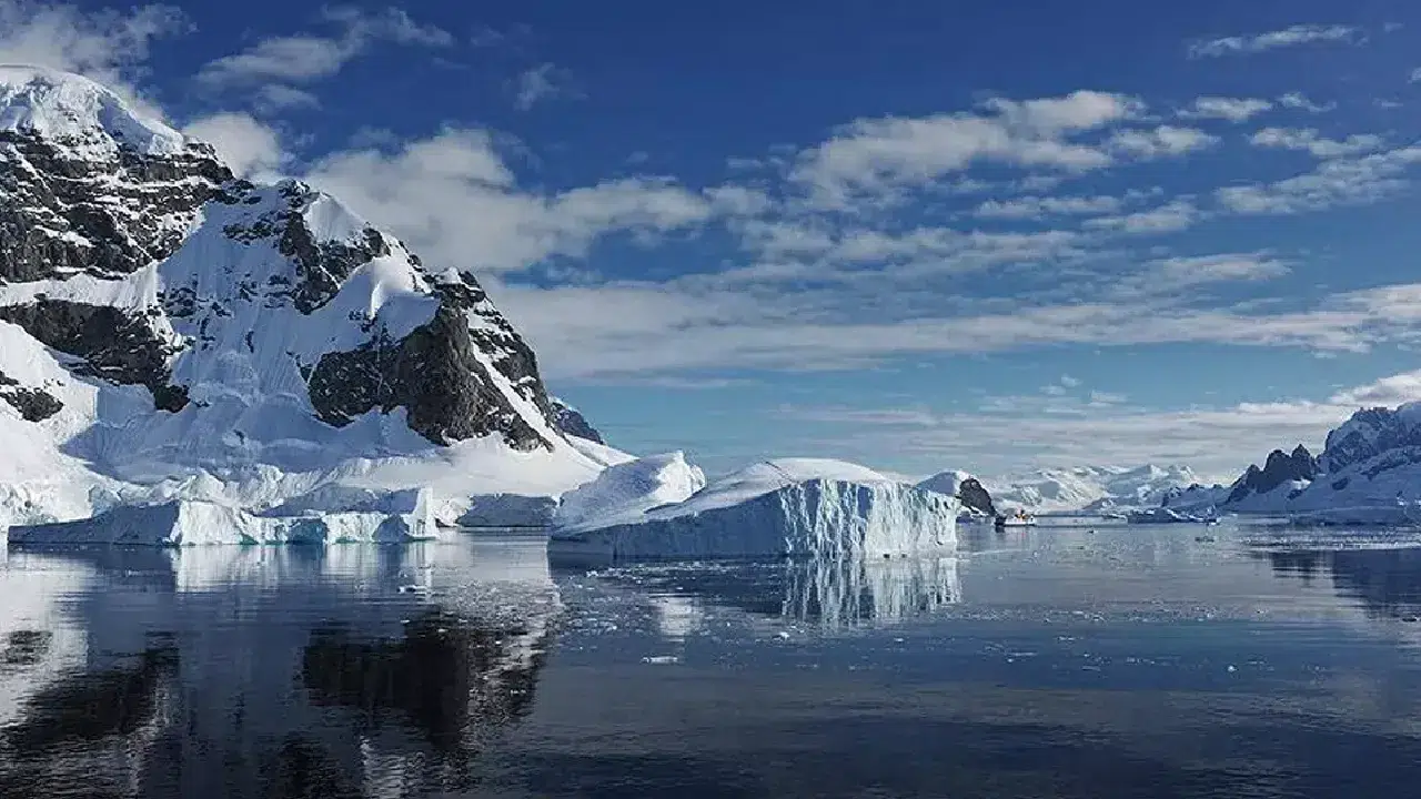 Antarktika’dan gelen gizemli sinyaller: NASA’nın ANITA projesi fizik kurallarını zorluyor