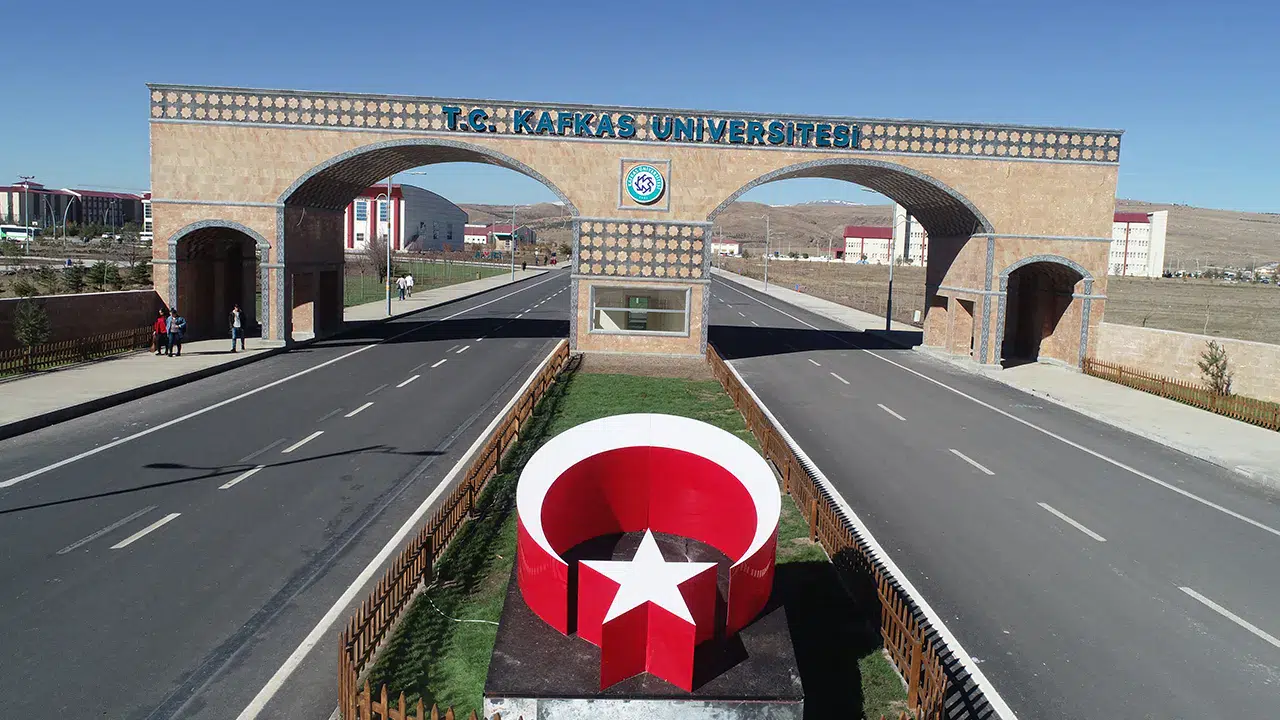 Kafkas Üniversitesi ve Erzincan Binali Yıldırım Üniversitesi'nde kişiye özel ilanlar