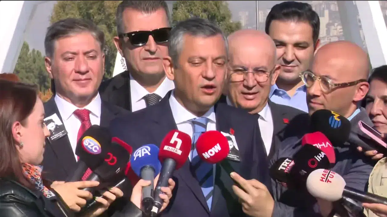 Özgür Özel: Dilek İmamoğlu’nun diplomatik pasaportu iptal edildi