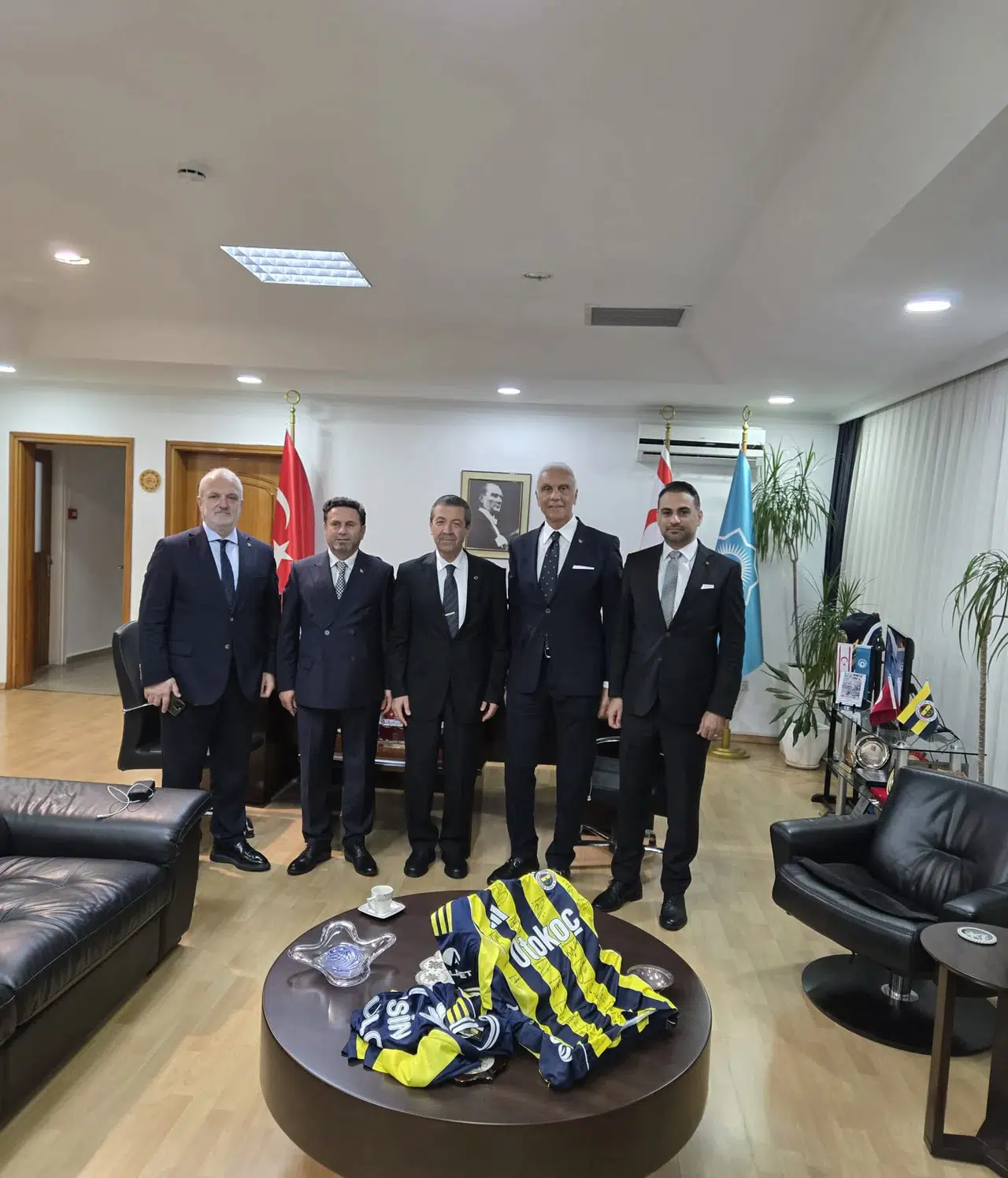 STK Heyetinden KKTC Dışişleri Bakanı Tahsin Ertuğruloğlu’na ziyaret