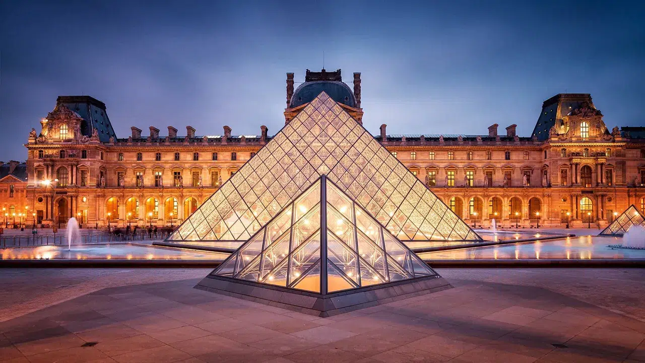 Louvre Müzesi’nin şifresi “LOUVRE” çıktı: 100 milyon dolarlık soygunun ardındaki ihmalkârlık