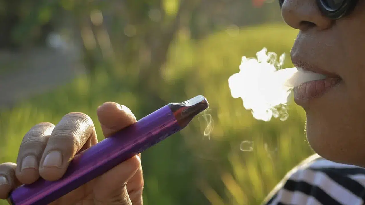 Elektronik sigara, mikrop yuvası çıktı: Tuvaletten 3 bin kat daha kirli