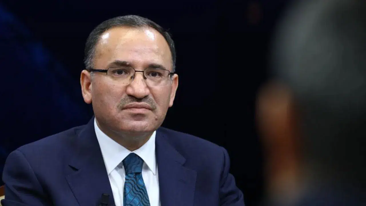 Bekir Bozdağ Meclis’e döndü: Zayıflamış hali dikkat çekti