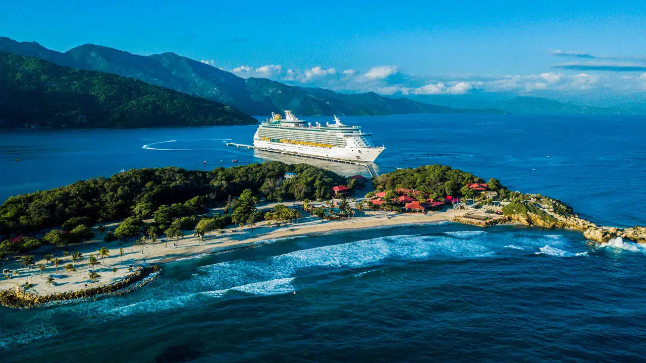 ABD'de iki kişi, Haiti'de bir adayı işgal etme ve kadınları 'seks kölesi' yapmayı planlamakla suçlandı