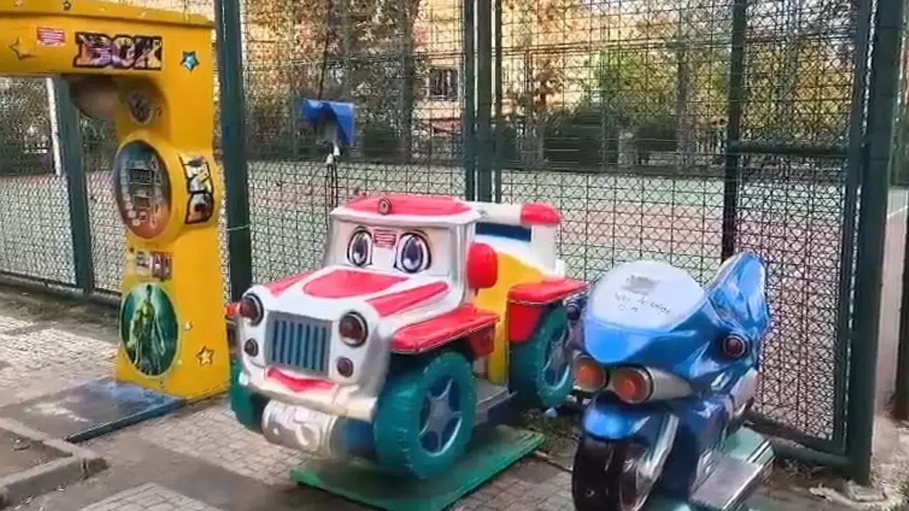 Bağcılar'da oyuncaklara binen 5 çocuk elektrik akımına kapıldı