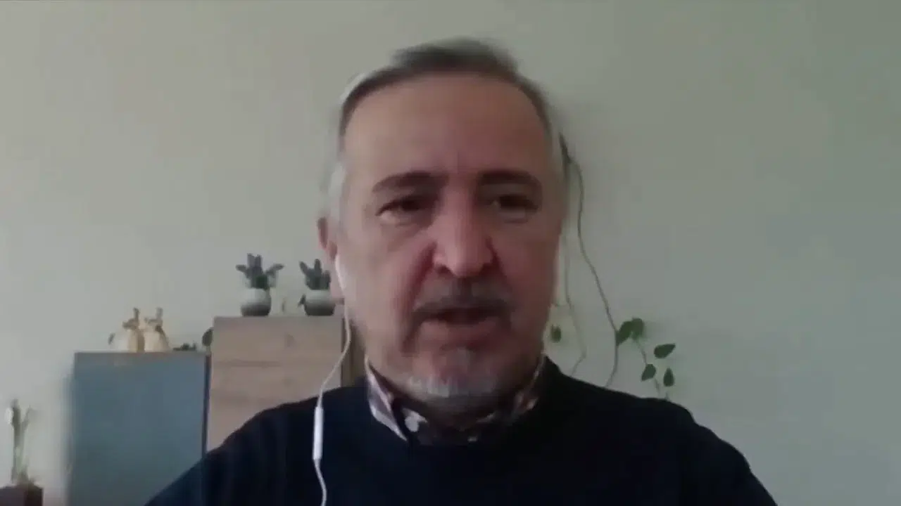 Yeni Şafak Gazetesi, Aydın Ünal'ın Atatürk'ü hedef alan yazısını yayından kaldırdı