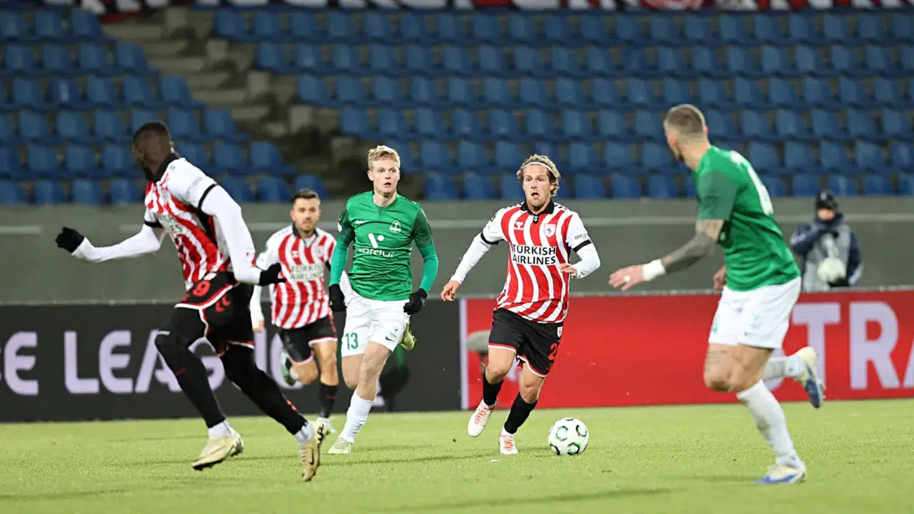 Samsunspor Breidablik deplasmanında 2-2 berabere kaldı ve liderliğini korudu