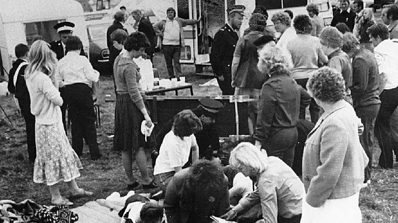 Yüzlerce çocuğun bir anda fenalaştığı gizemli gün: Hollinwell Olayı