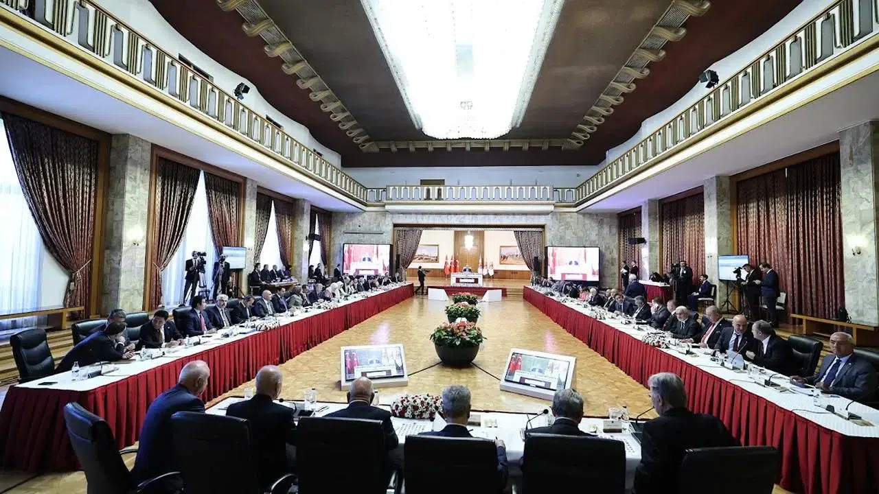 CHP, İmralı kararını verdi: Heyete üye verilecek mi?