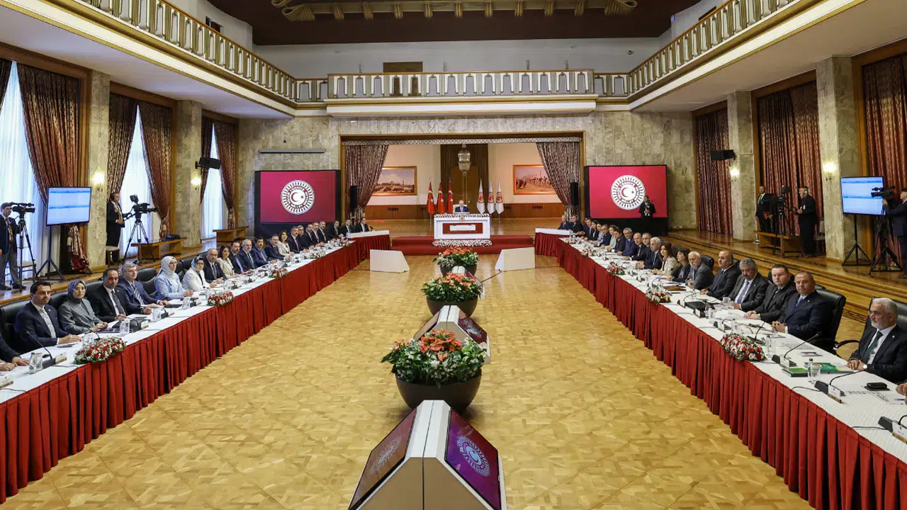 Komisyon İmralı gündemiyle toplanıyor: Heyet dünkü ziyarete ilişkin Meclis'i bilgilendirecek