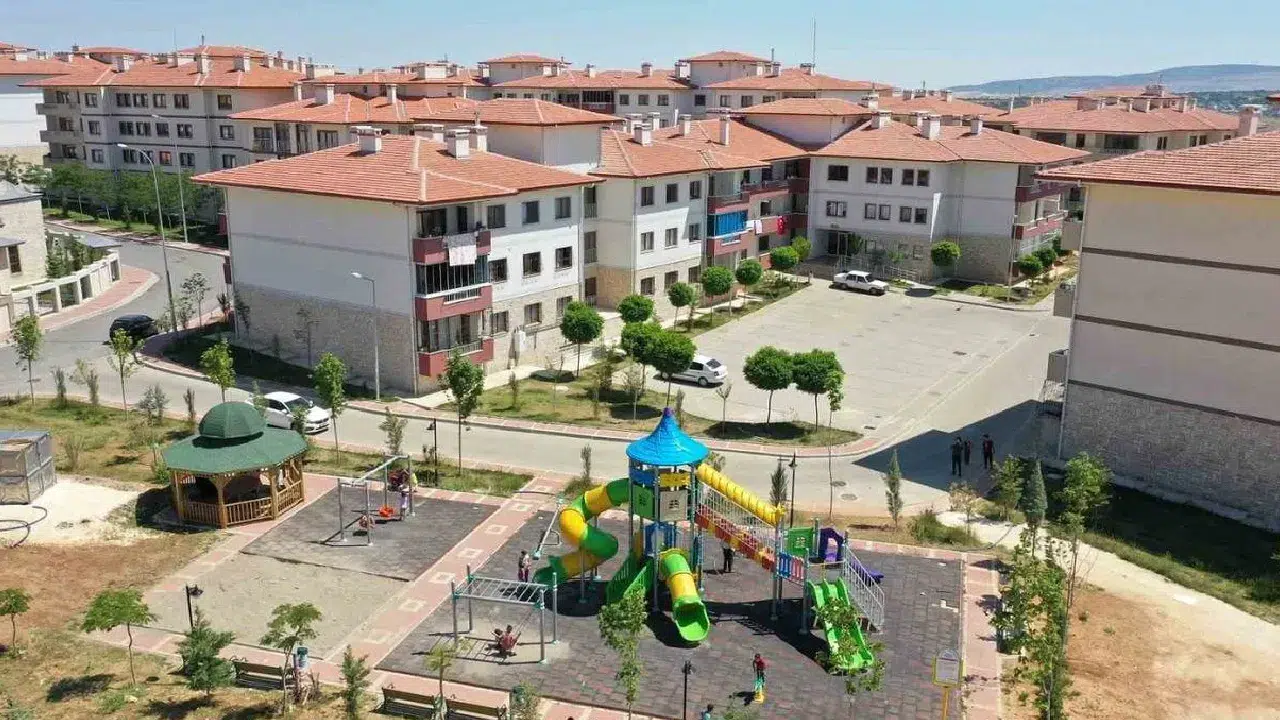 4 ve üzeri çocuk sahibi ailelere kurasız konut fırsatı