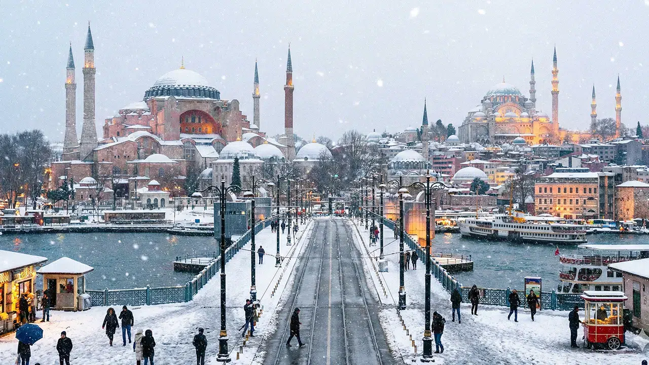 İstanbul'da kar yağışı tahminine güncelleme: Kış erken mi geliyor?