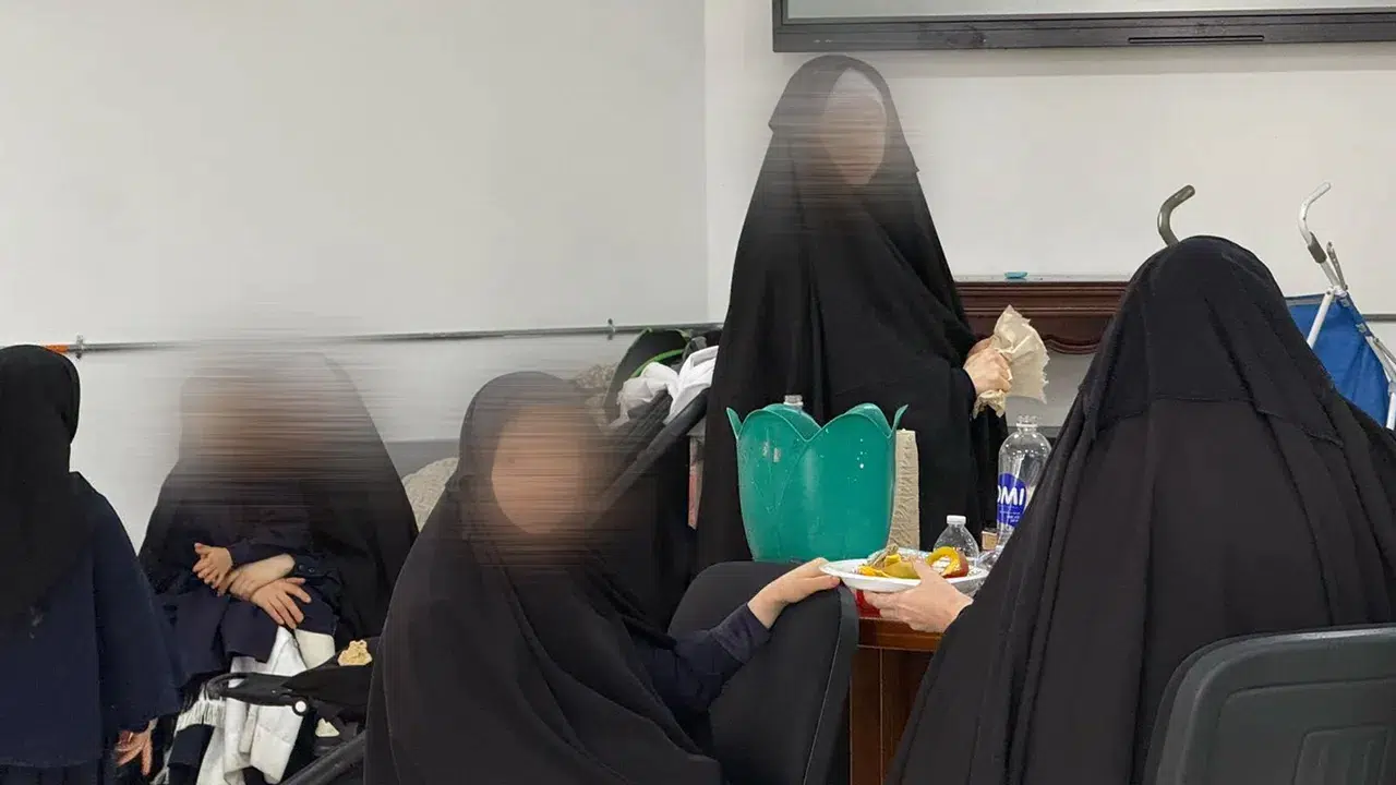 Çocuk istismarıyla suçlanan tarikat üyeleri sınır dışı edildi