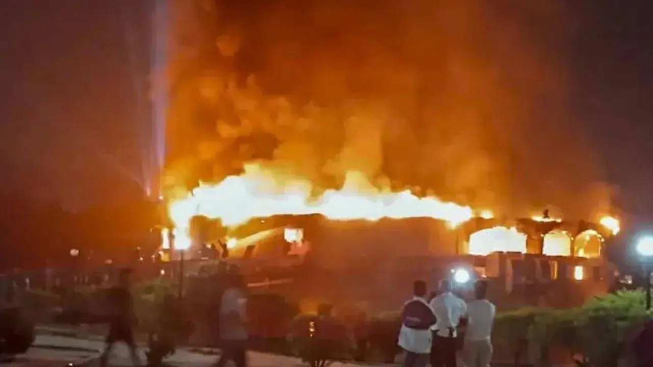 Hindistan’da gece kulübünde yangın: 25 ölü, 6 yaralı