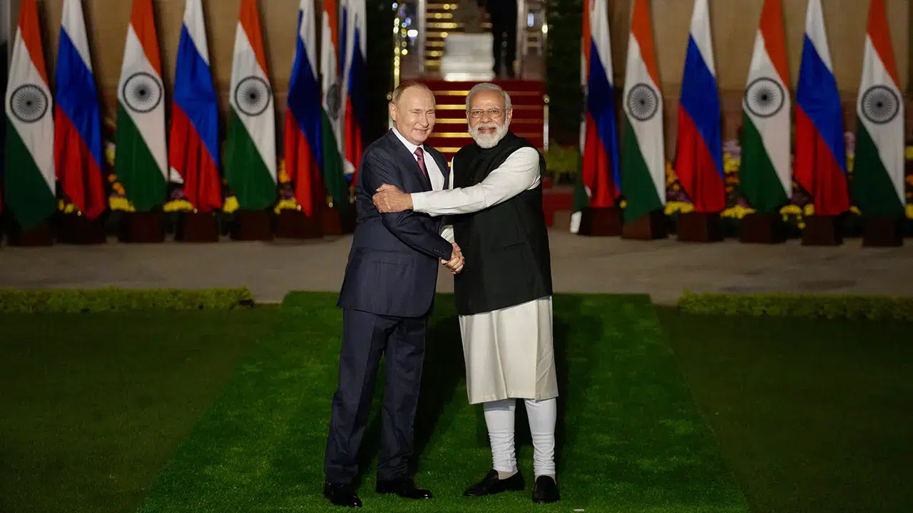 Putin 3 yıl aradan sonra Hindistan'da