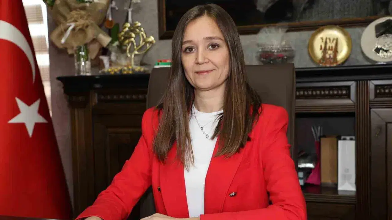 Şehzadeler Belediye Başkanı Gülşah Durbay entübe edildi