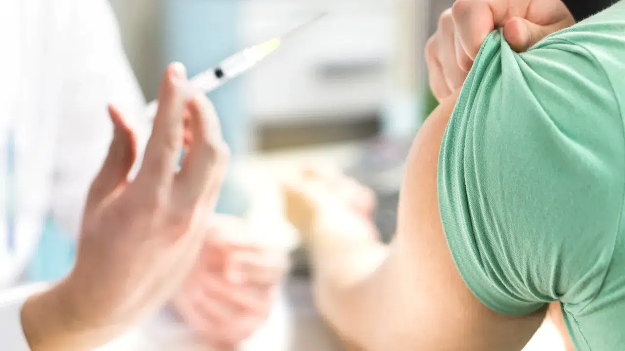 Bu yıl grip neden ağır geçiyor? Yeni H3N2 K varyantı ve aşı rehberi