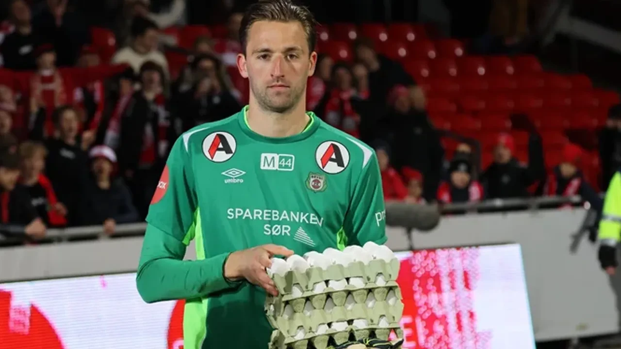 Bryne FK'nin kalecisi Jan de Boer'e maçın adamı ödülü: 4 koli yumurta