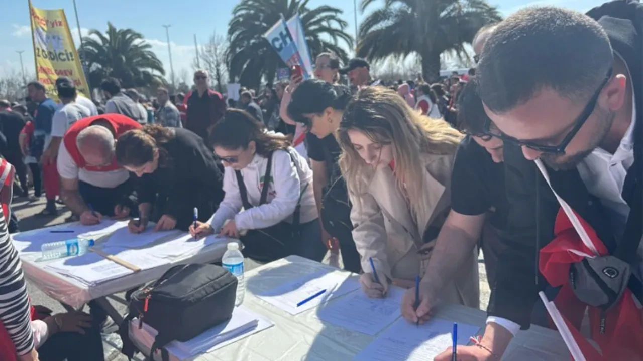 CHP'den erken seçim için imza kampanyası