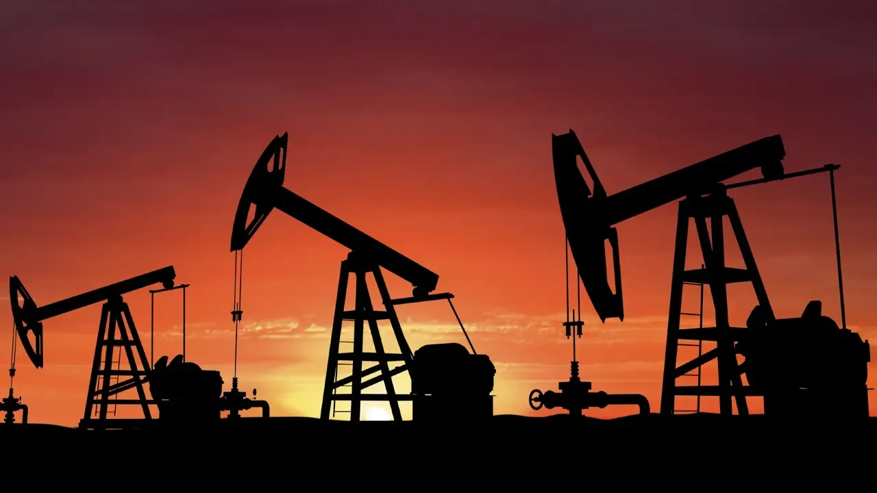 Çin, Güney Çin Denizi'nde 100 milyon tonluk petrol sahası keşfetti