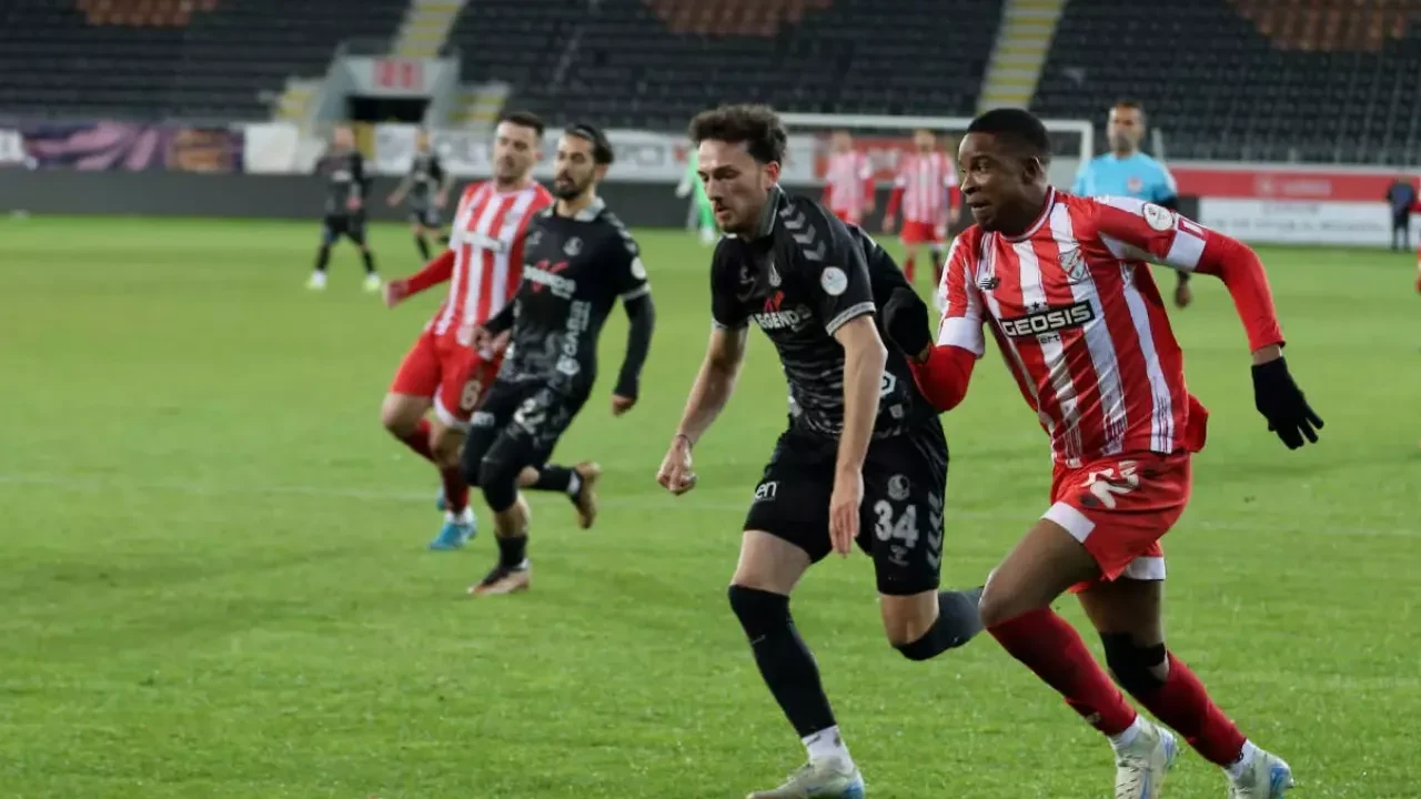 Boluspor, Sakaryaspor'u 3-1'lik skorla yendi