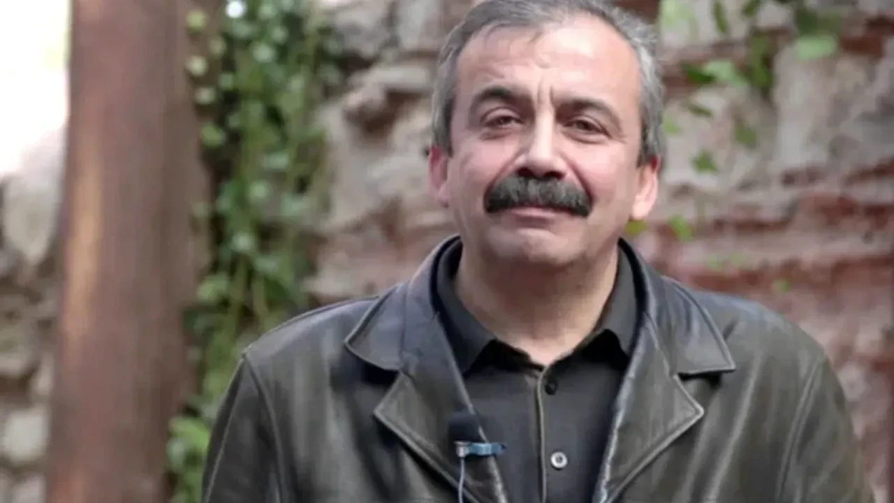 Sırrı Süreyya Önder'in Sağlık Durumu Hakkında Son Gelişmeler: Sırrı Süreyya Kimdir, Kaç Yaşında ve Nerelidir?