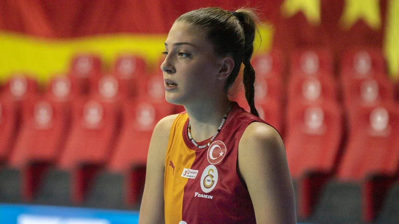 Galatasaray kaptanı İlkin Aydın'dan sevenlerini üzen ameliyat haberi!