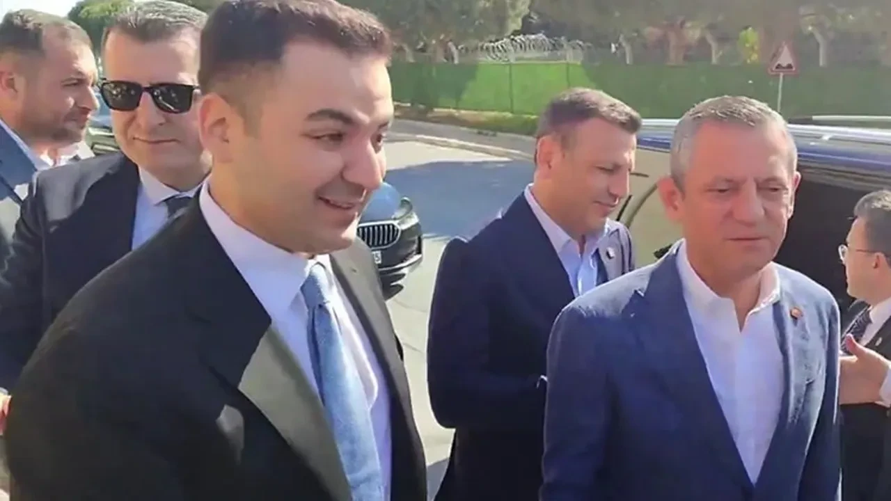 Cem Aydın davası ertelendi: Özgür Özel duruşmayı Silivri’de takip etti