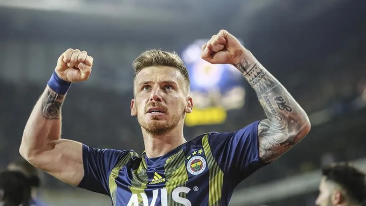 Temsilcisi açıkladı: Serdar Aziz futbolu bırakıyor mu?