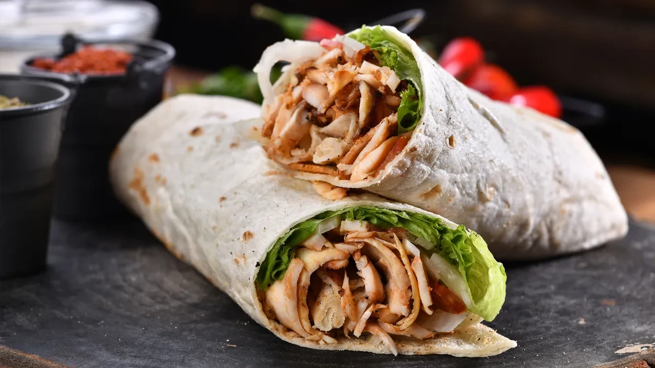 Bakan İbrahim Yumaklı'dan tavuk döner uyarısı: "Bir gün satılan döner ertesi gün kullanılamaz"