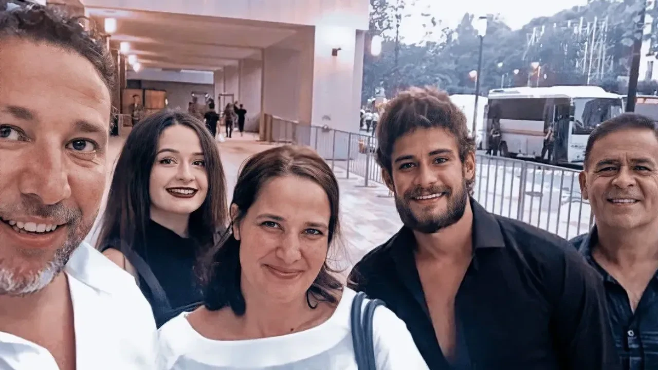 Survivor Batuhan Karacakaya'nın annesi ve babası kim?