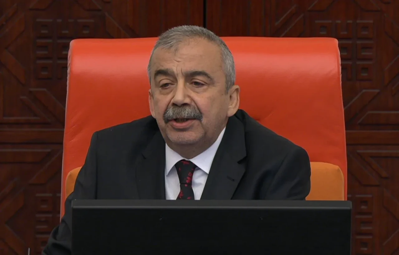 Sırrı Süreyya Önder evli mi? Çocuğu var mı?