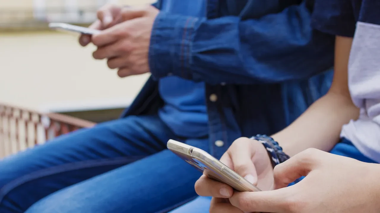 Telefonlar çöktü mü, neden çekmiyor? Deprem sonrası telefon hatları neden çekmiyor?