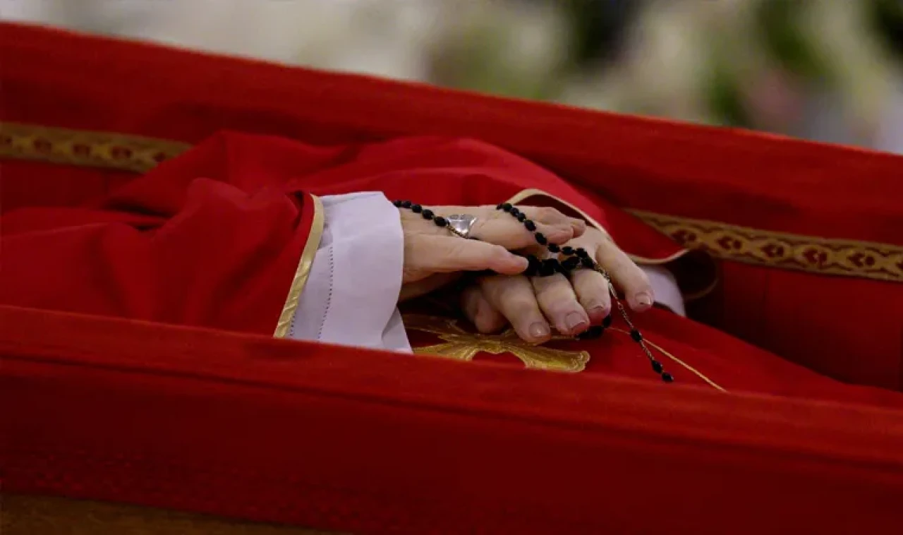 Papa Francis'in cenazesi 26 Nisan'da Aziz Petrus Meydanı'nda: Cenazeye kimler katılacak?