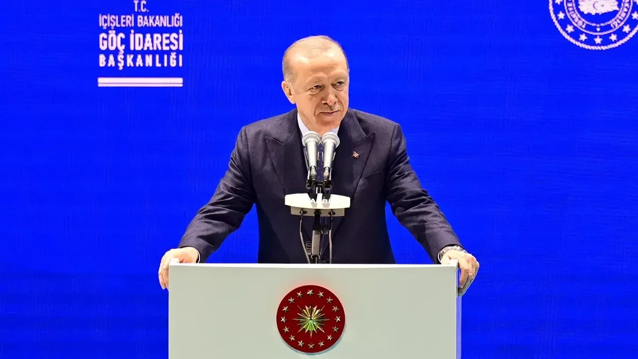 Cumhurbaşkanı Erdoğan: Tahtımı veririm, tacımı veririm ama devletime sığınan mazlumu asla vermem