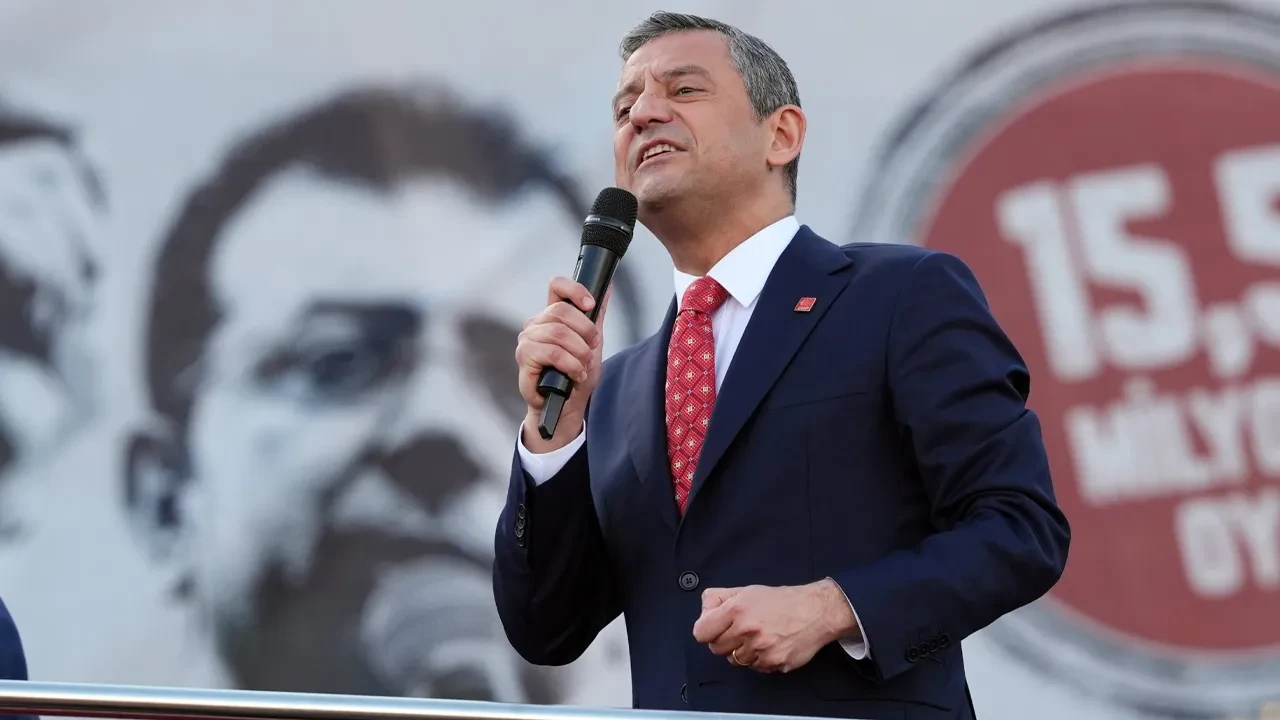 Özgür Özel: Erdoğan kaybetmekten korkuyor