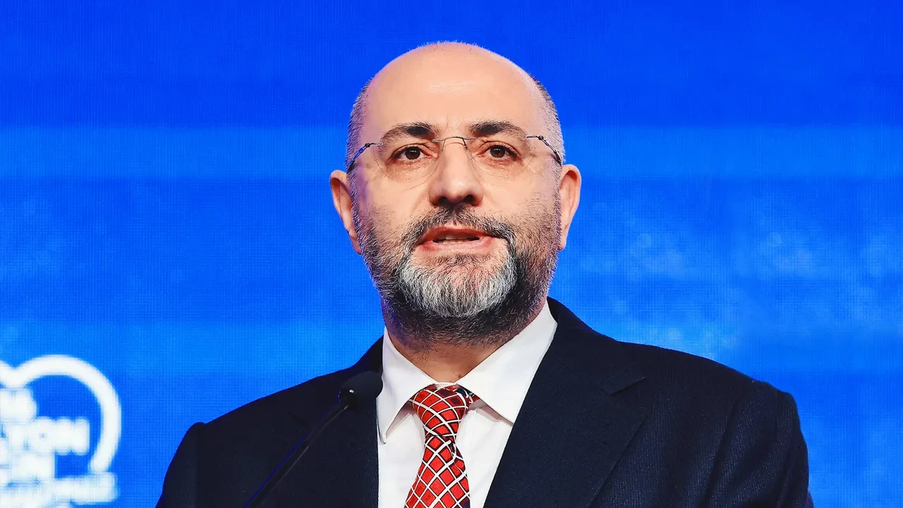 Buğra Gökçe kimdir, hangi görevlerde bulundu? Kaç yaşında ve nereli?