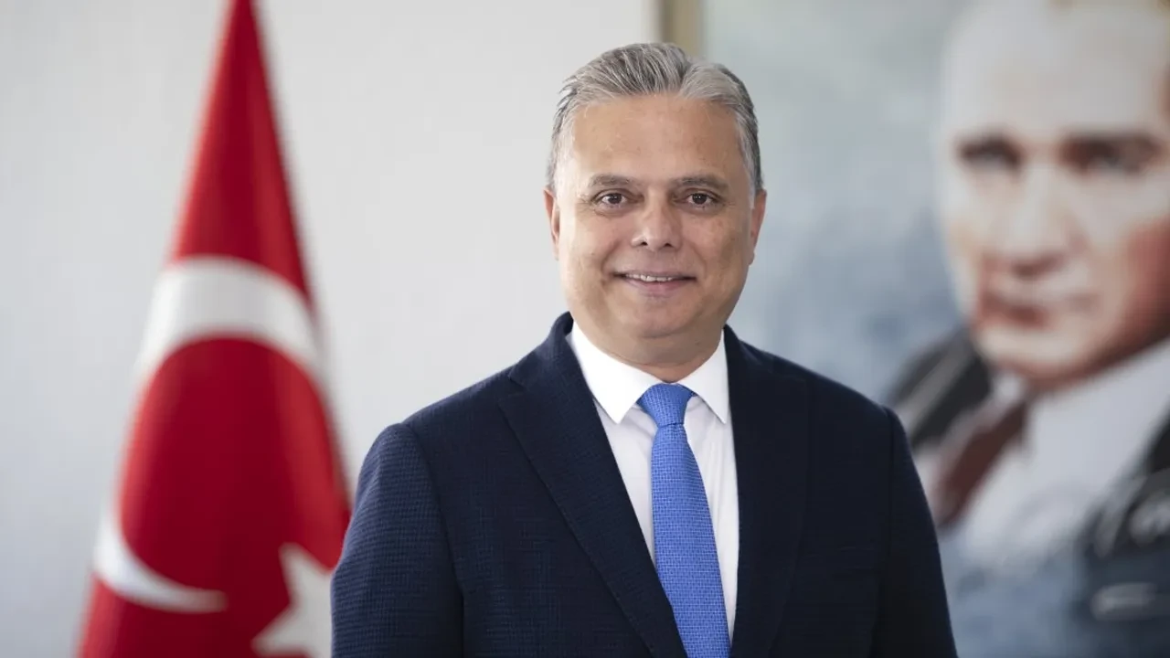 Ümit Uysal, CHP Genel Başkan adaylığını açıkladı