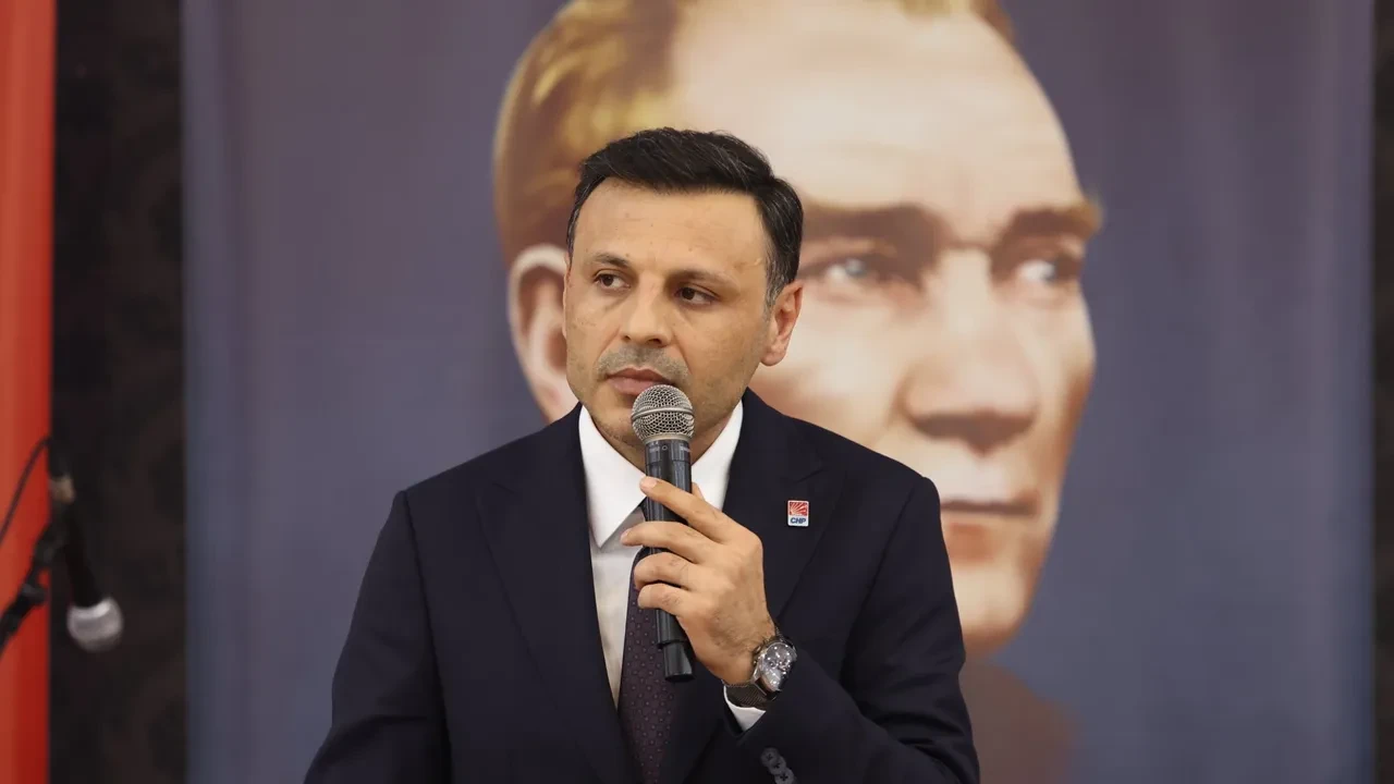 CHP'li Özgür Çelik: "Amaç, Türkiye'nin 1. partisinin iktidar yürüyüşünü engellemek"