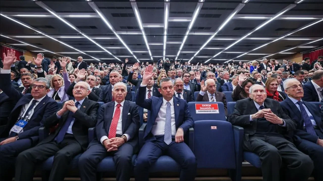 YSK, CHP'nin olağanüstü kurultayının iptaline yönelik başvuruyu reddetti