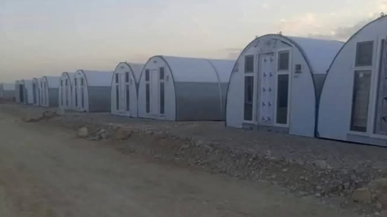 Türkiye sınırında Gazelliler için iki büyük çadır kent hazırlığı